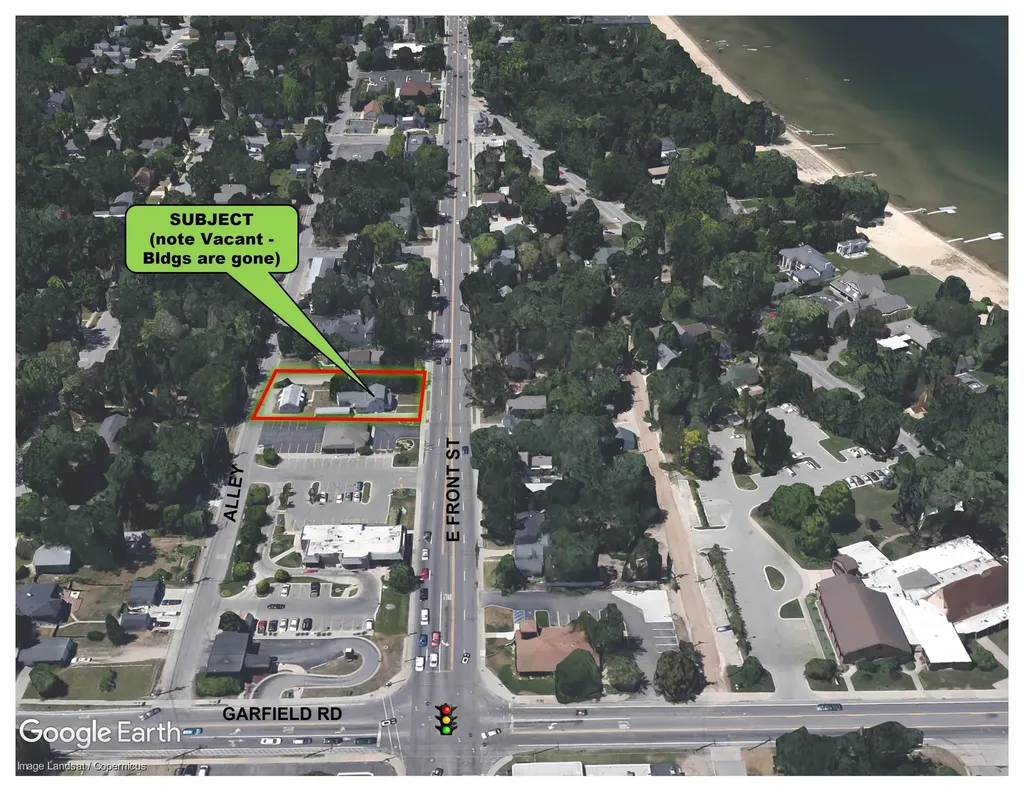 1026-1028 E Front Street Traverse City City MI 49686