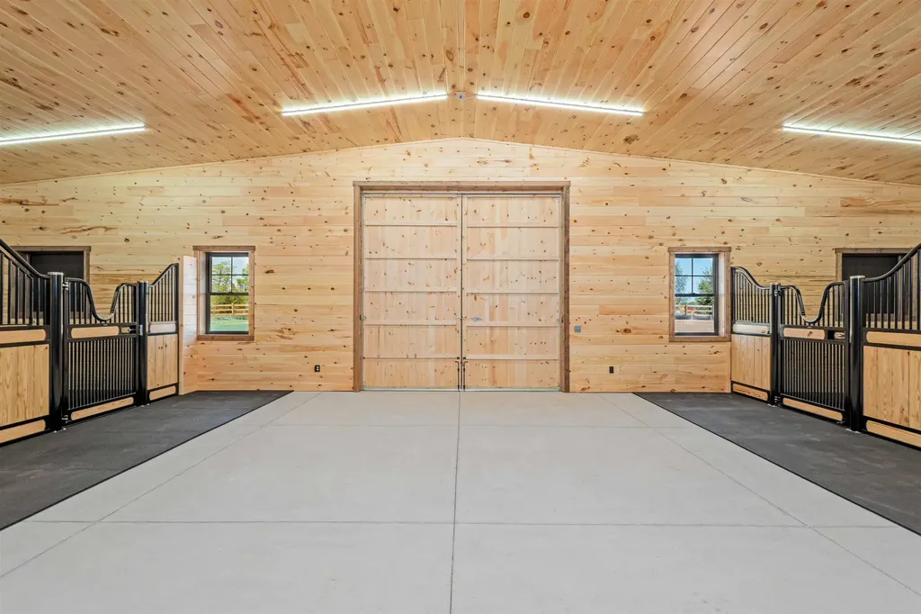 7788 Sayler Road Acme Township MI 49690