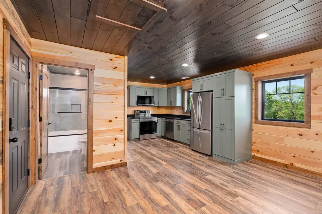 7788 Sayler Road Acme Township MI 49690