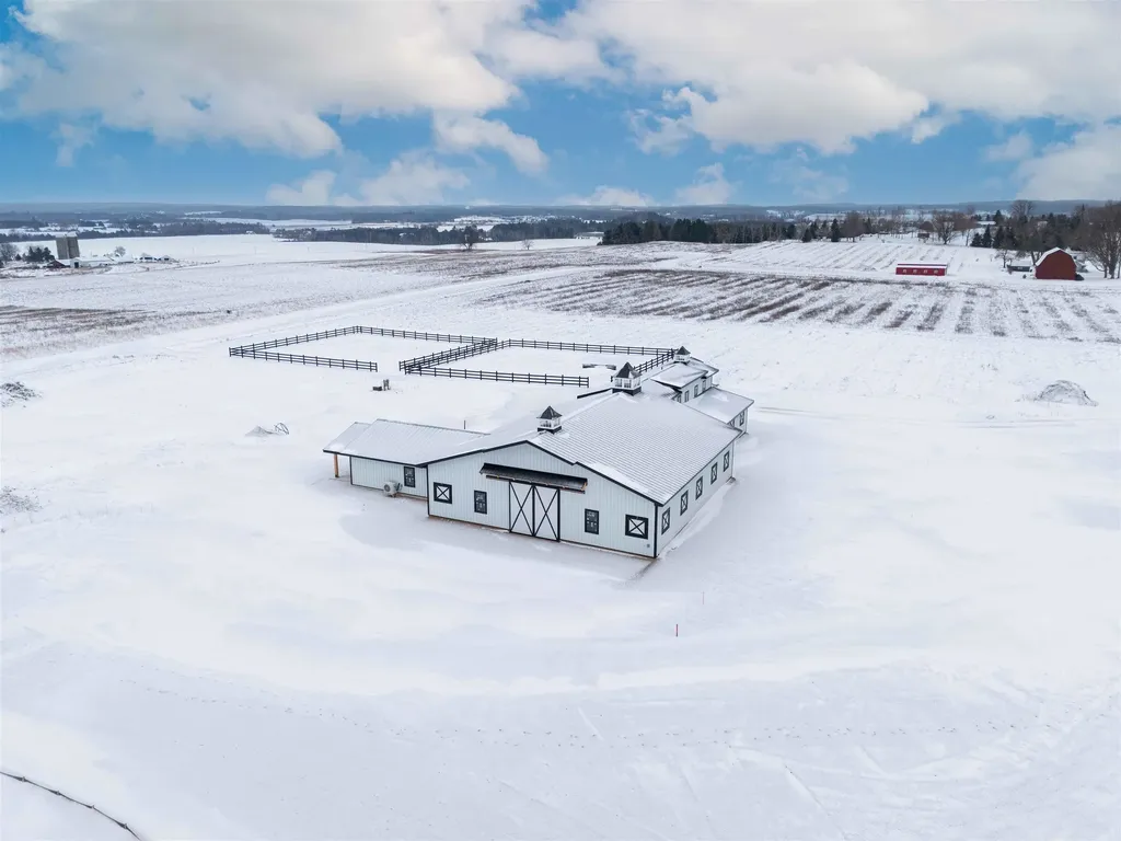 7788 Sayler Road Acme Township MI 49690