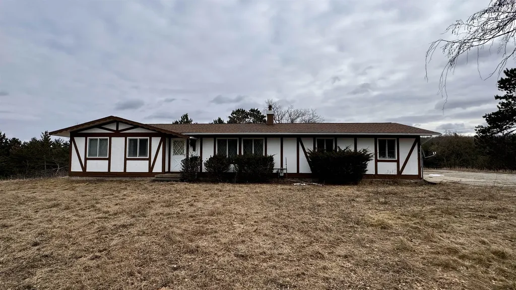 7801 S Us-131 Clam Lake Township MI 49601