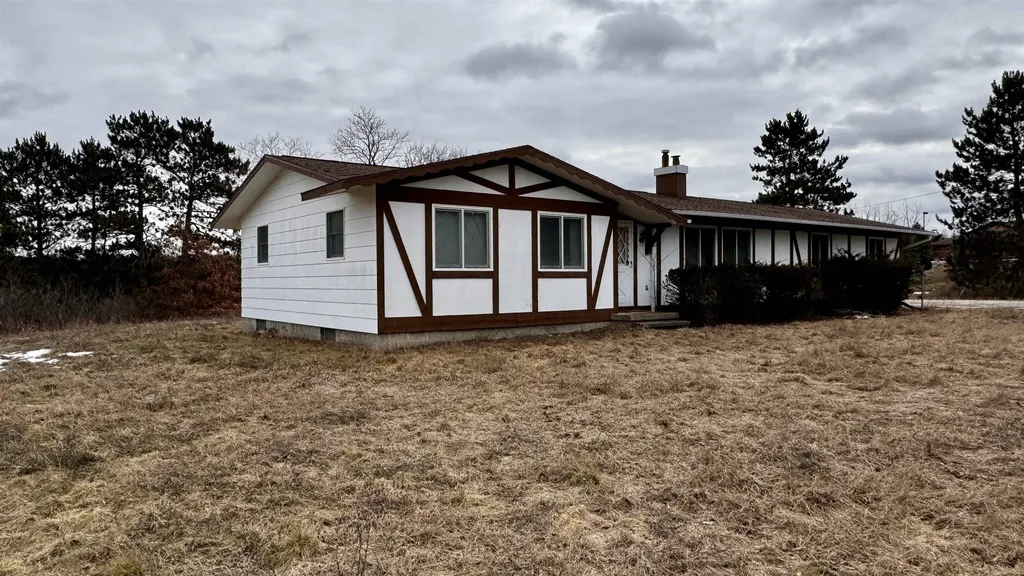 7801 S Us-131 Clam Lake Township MI 49601