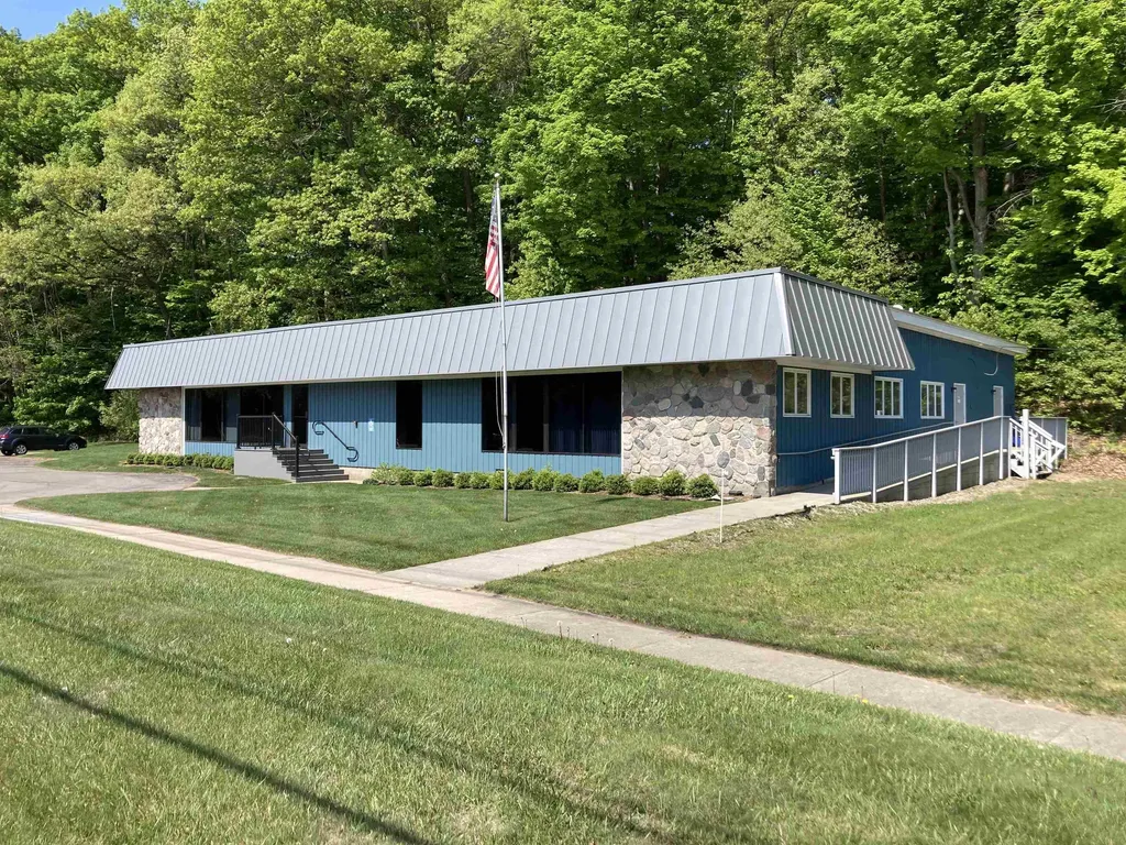 3639 Cass Road Garfield Charter Township MI 49685