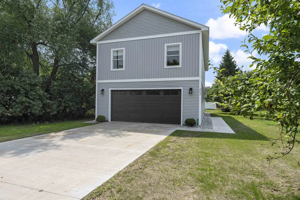 202 W Carpenter Street Charlevoix Township MI 49720