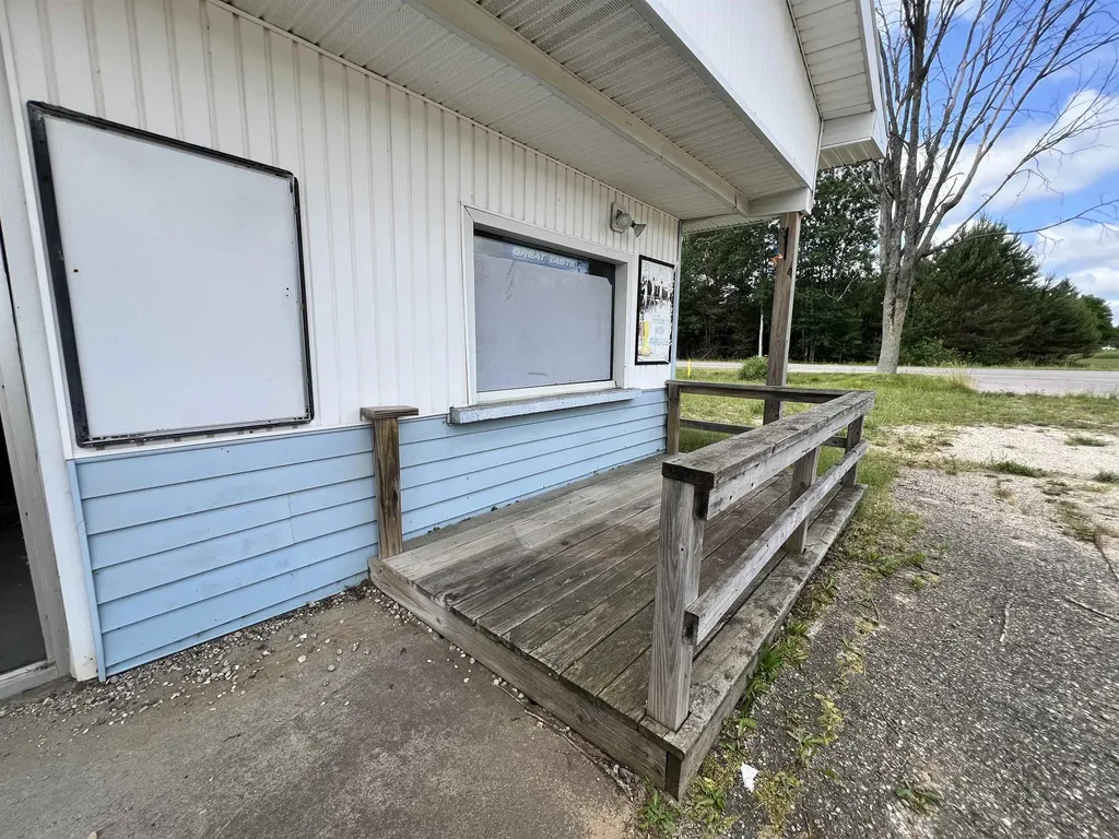 6020 E 34 Road Haring Charter Township MI 49601