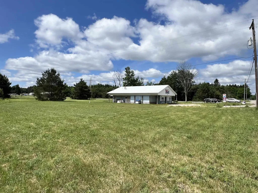6020 E 34 Road Haring Charter Township MI 49601
