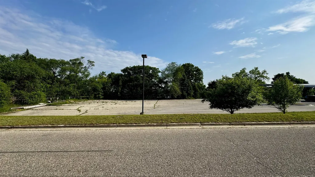 208 Robertson Street Cadillac City MI 49601