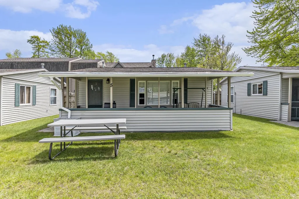 10913 E Houghton Lake Drive Lake Township MI 48629