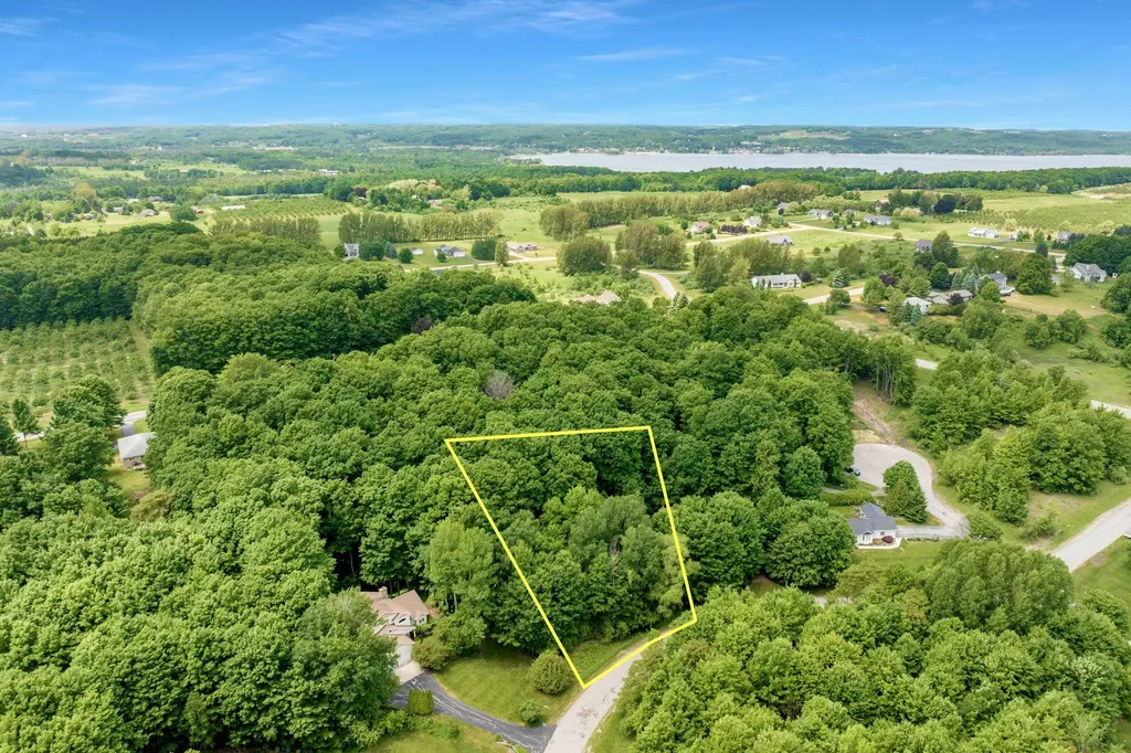 1722 S Cherry Blossom Lane Suttons Bay Township MI 49682