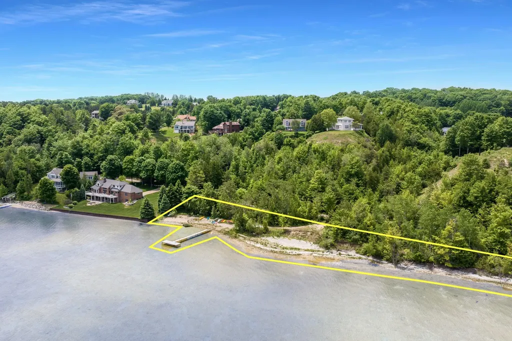 1722 S Cherry Blossom Lane Suttons Bay Township MI 49682