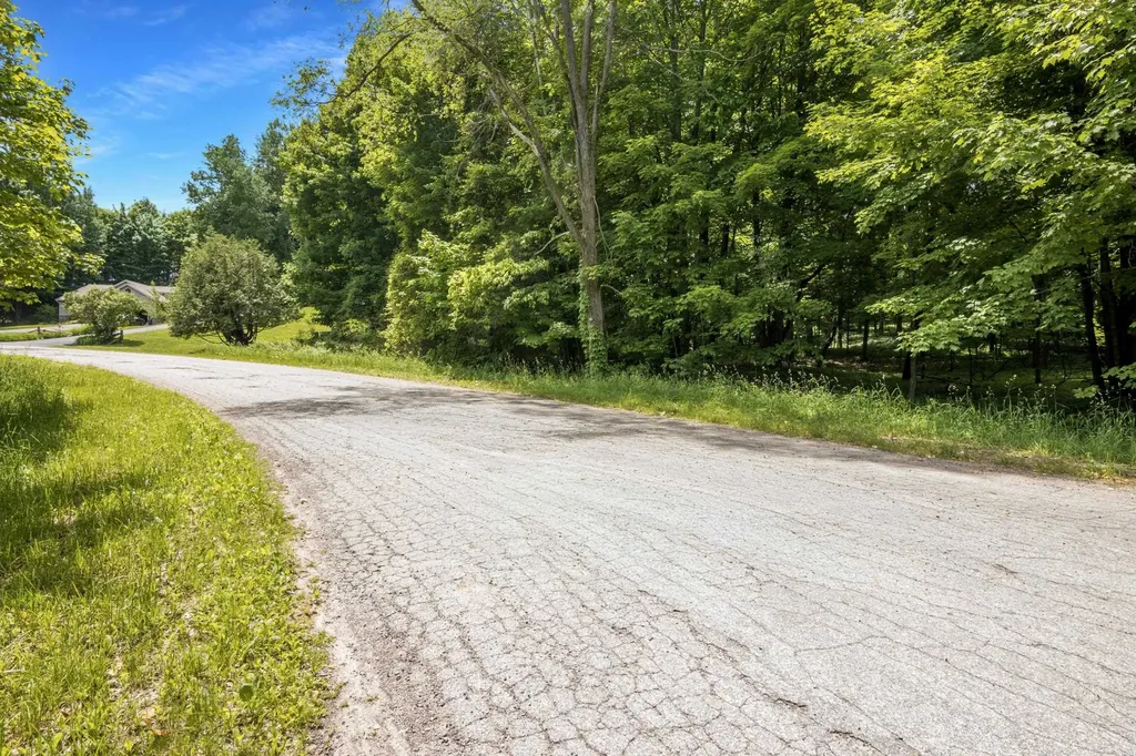 1722 S Cherry Blossom Lane Suttons Bay Township MI 49682