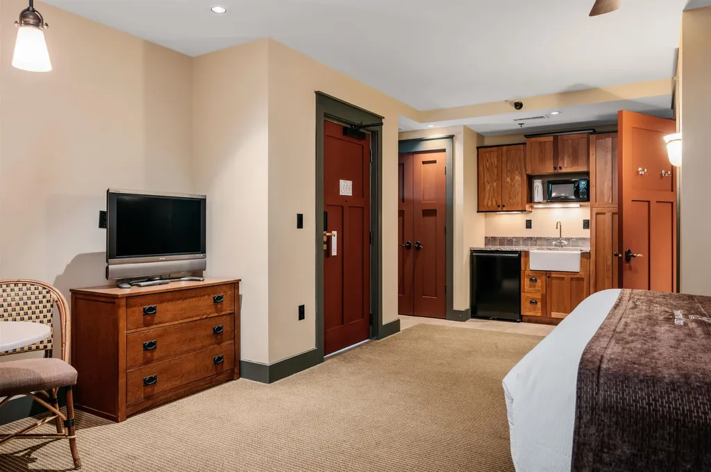 2035 N Us-31 N East Bay Township MI 49686
