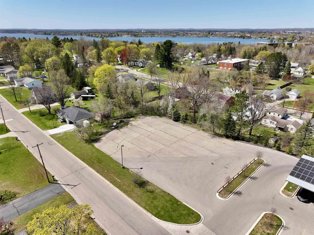 208 Robertson Street Cadillac City MI 49601