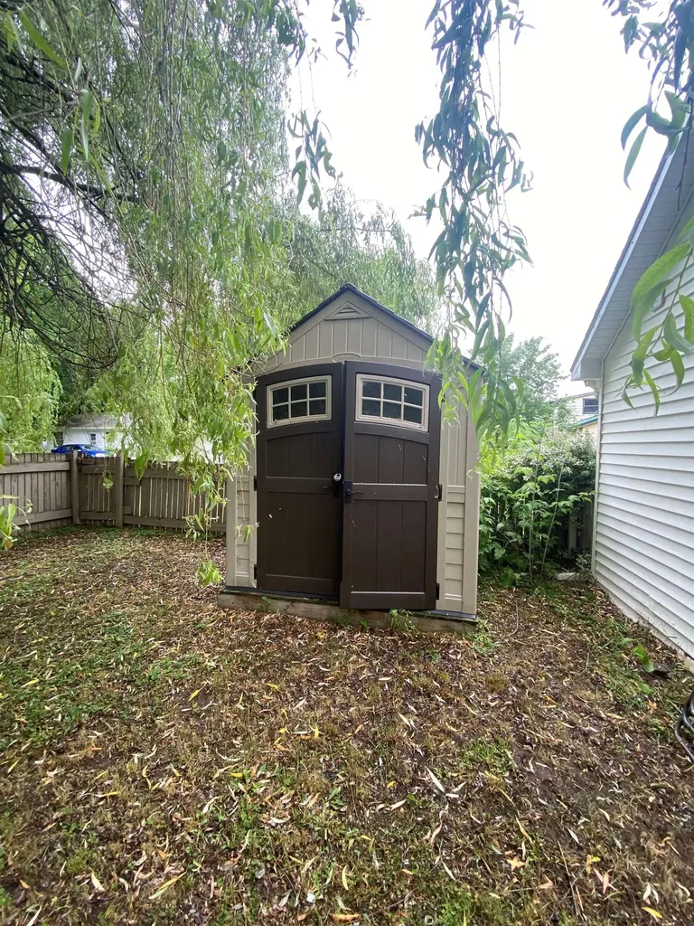 209 N Pine Street Lake City City MI 49651