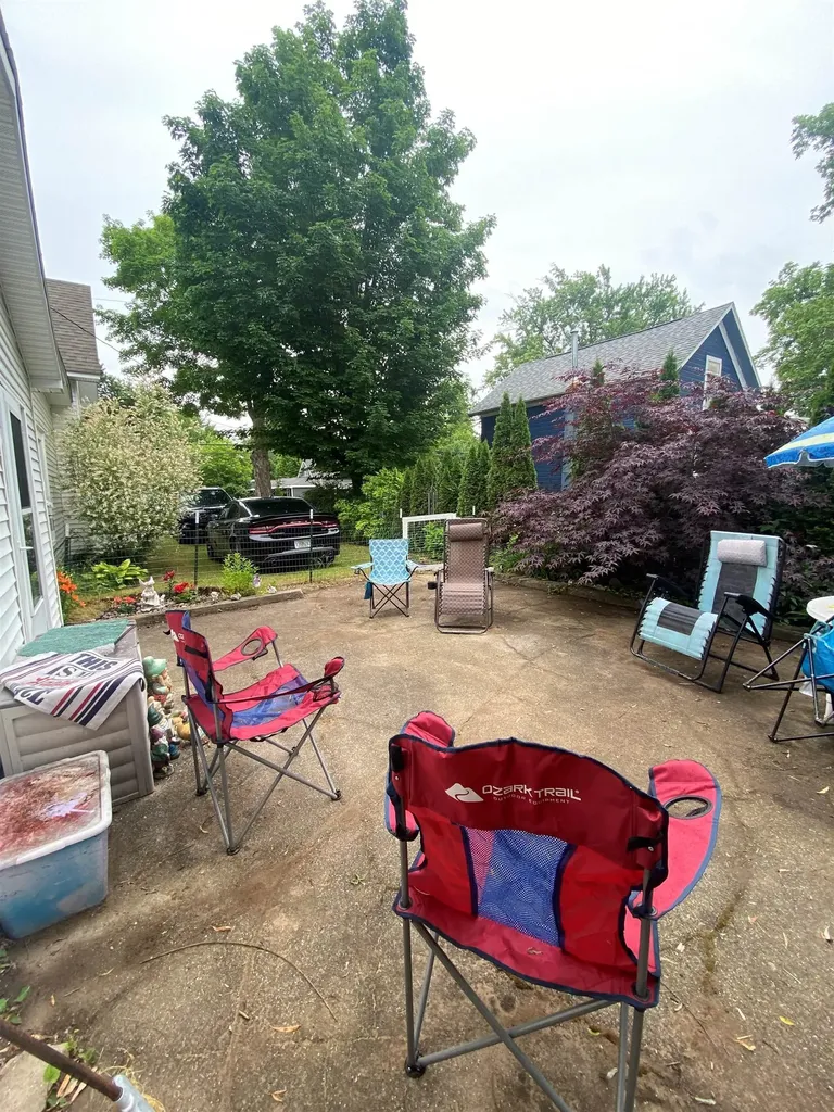 209 N Pine Street Lake City City MI 49651