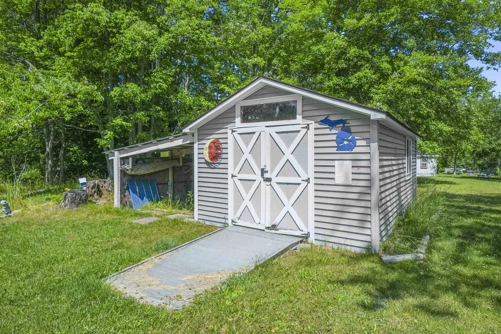 6145 Parker Road Surrey Township MI 48632