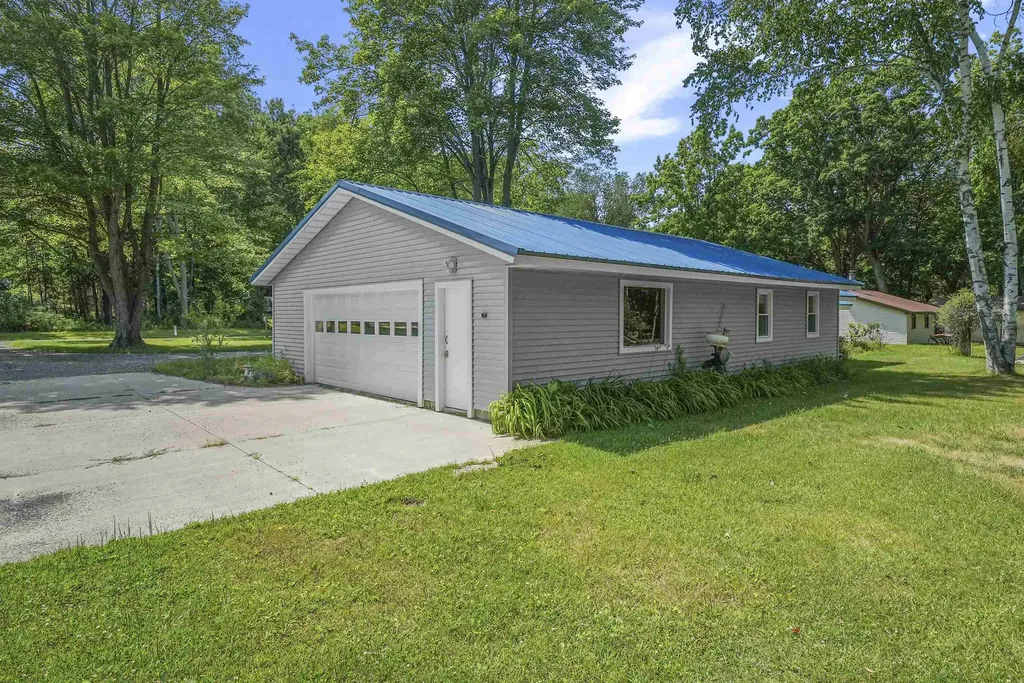 6145 Parker Road Surrey Township MI 48632