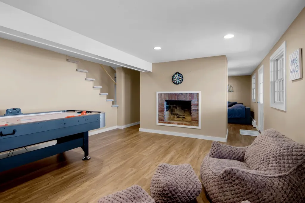705 S Nanagosa Trail Suttons Bay Township MI 49682