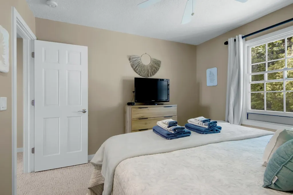 705 S Nanagosa Trail Suttons Bay Township MI 49682
