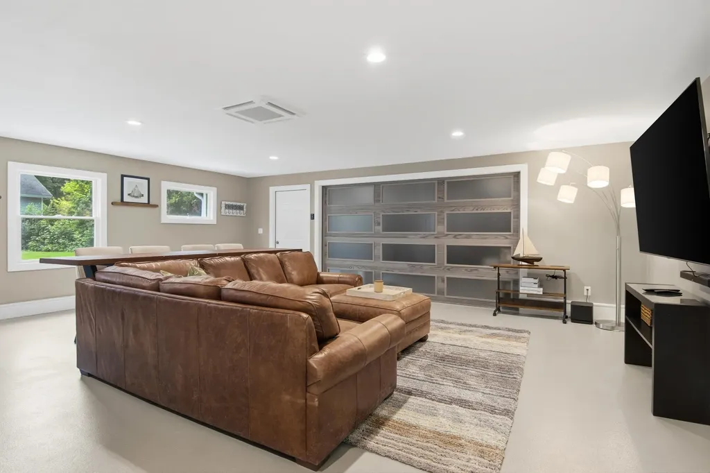 705 S Nanagosa Trail Suttons Bay Township MI 49682