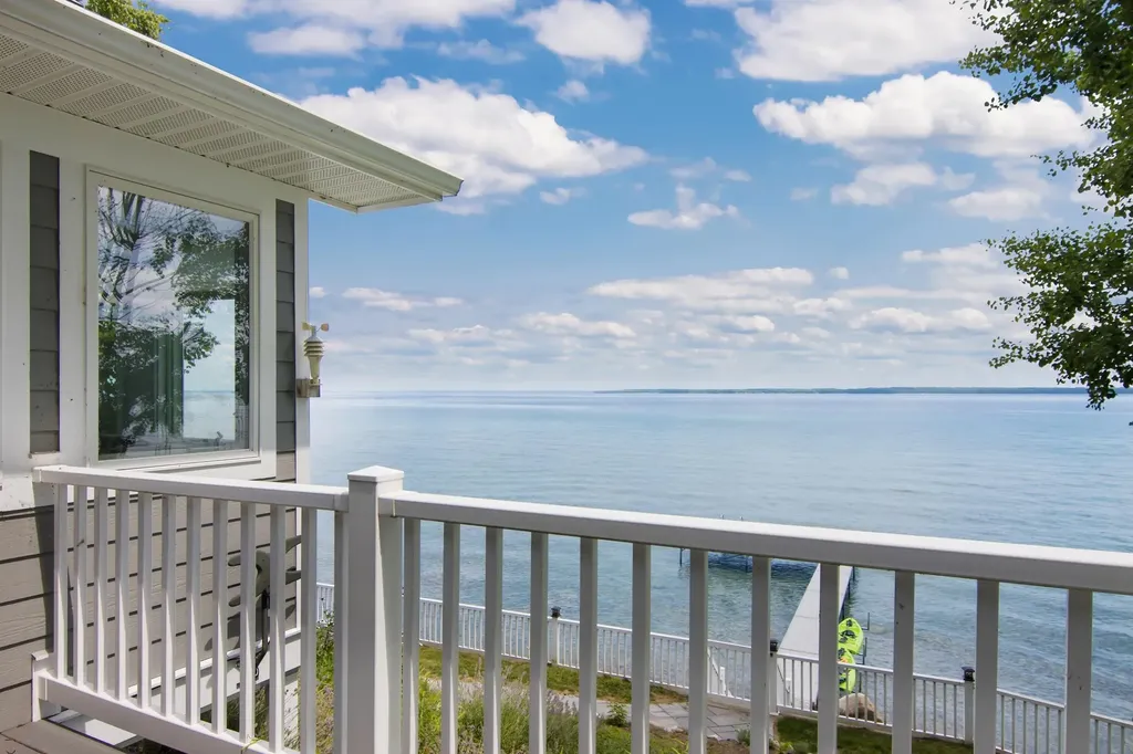 705 S Nanagosa Trail Suttons Bay Township MI 49682