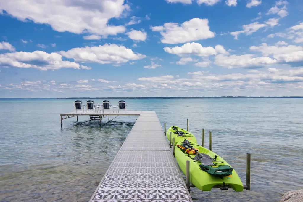 705 S Nanagosa Trail Suttons Bay Township MI 49682