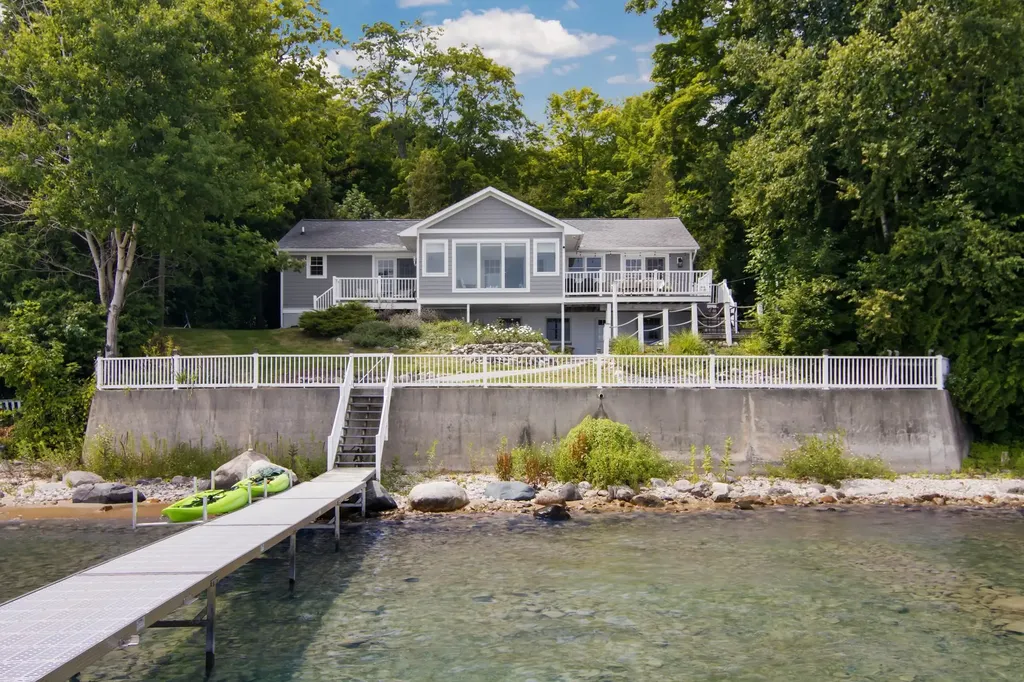 705 S Nanagosa Trail Suttons Bay Township MI 49682