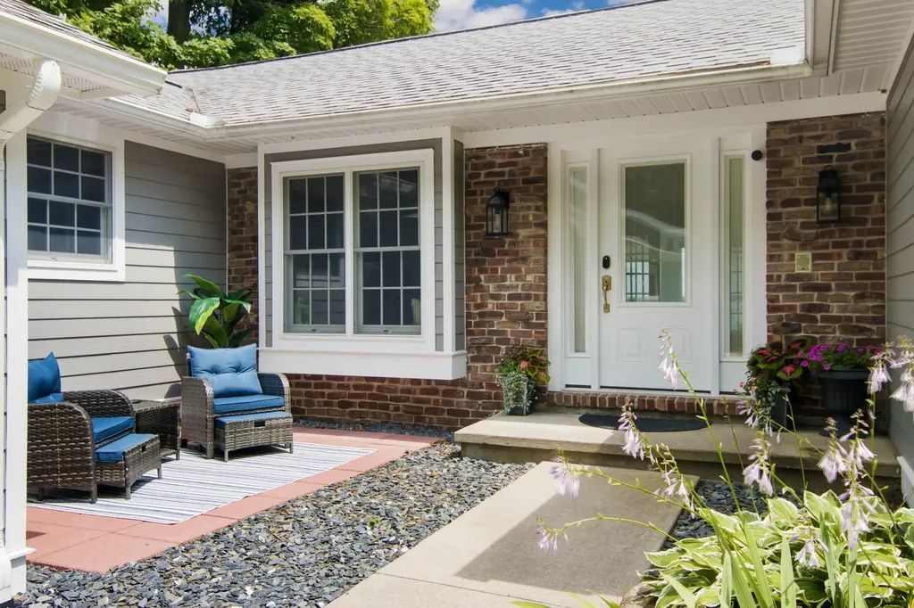 705 S Nanagosa Trail Suttons Bay Township MI 49682