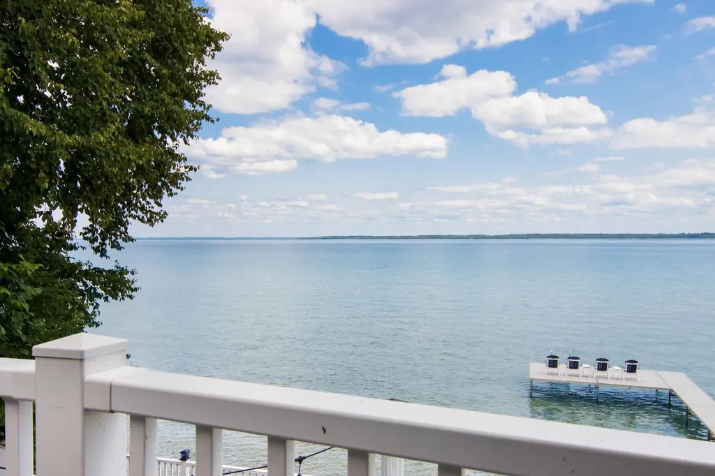705 S Nanagosa Trail Suttons Bay Township MI 49682