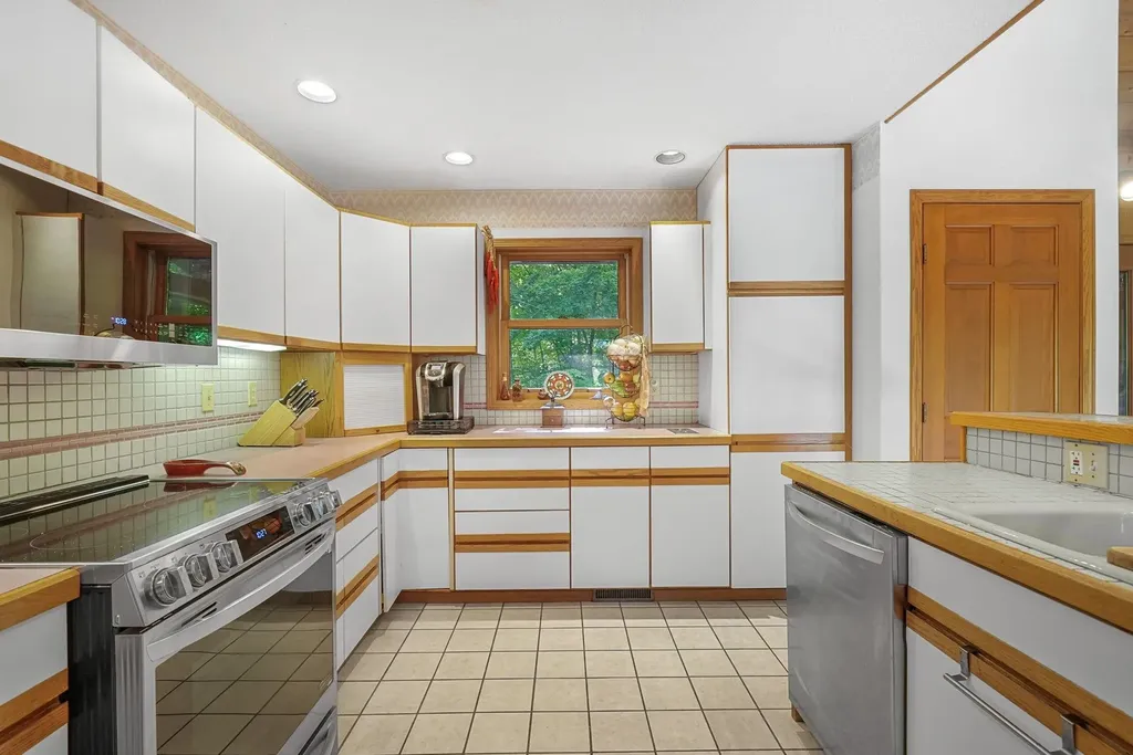 2359 San Marino Trail Torch Lake Township MI 49648