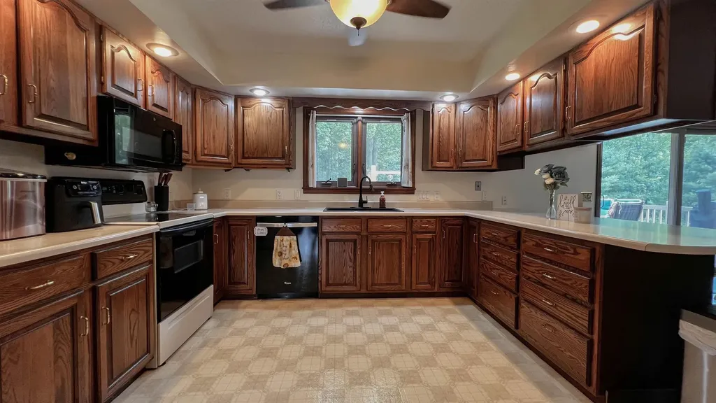 10170 W Cadillac Road Lake Township MI 49601