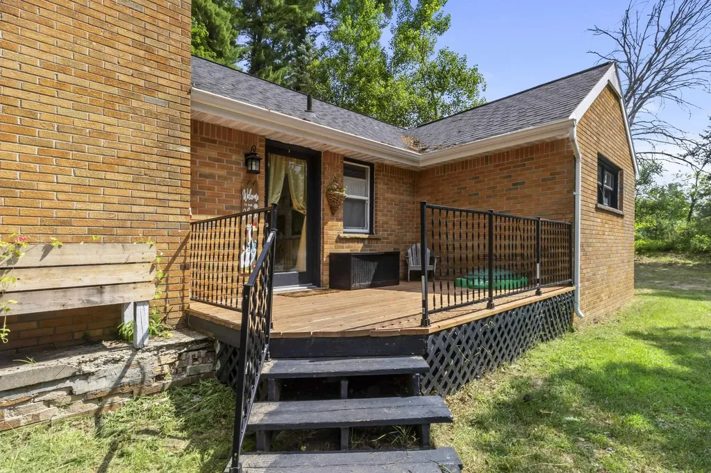 10530 W 48 1/2 Road South Branch Township MI 49689