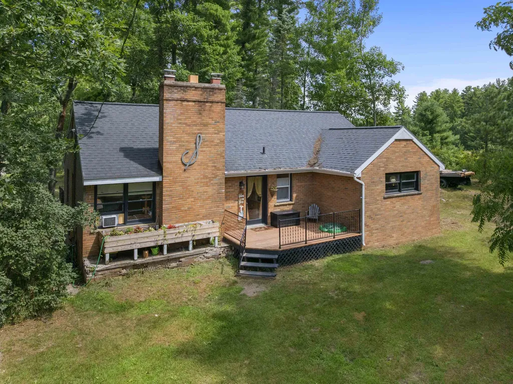 10530 W 48 1/2 Road South Branch Township MI 49689