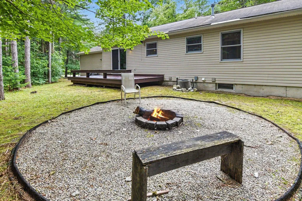 9307 Evergreen Drive Almira Township MI 49684