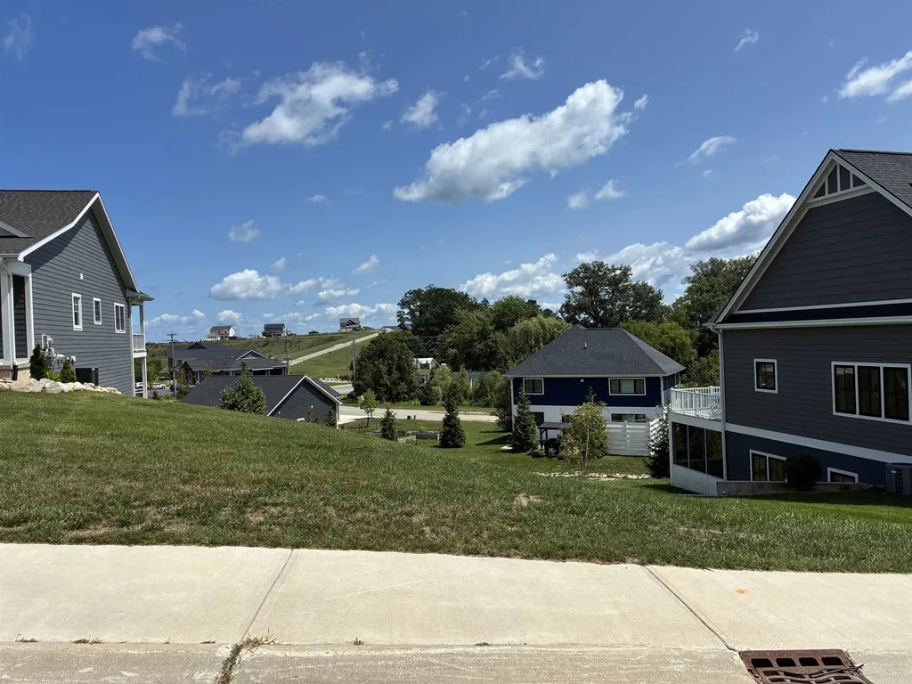 13948 S Winding Trail Traverse City City MI 49684