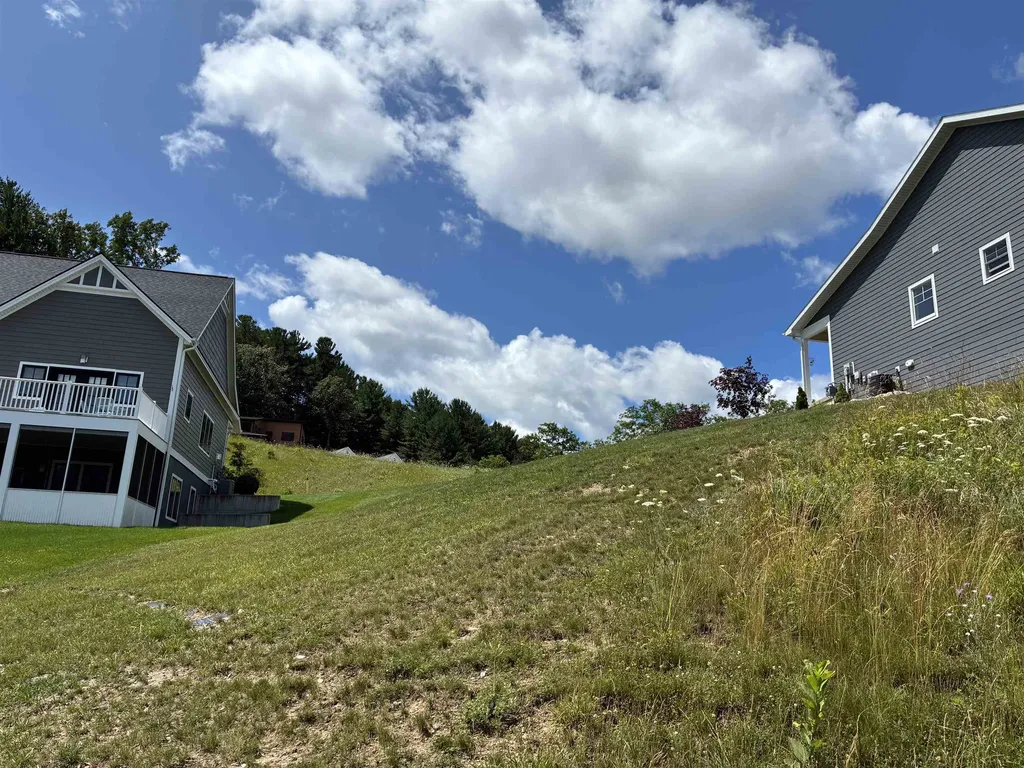13948 S Winding Trail Traverse City City MI 49684