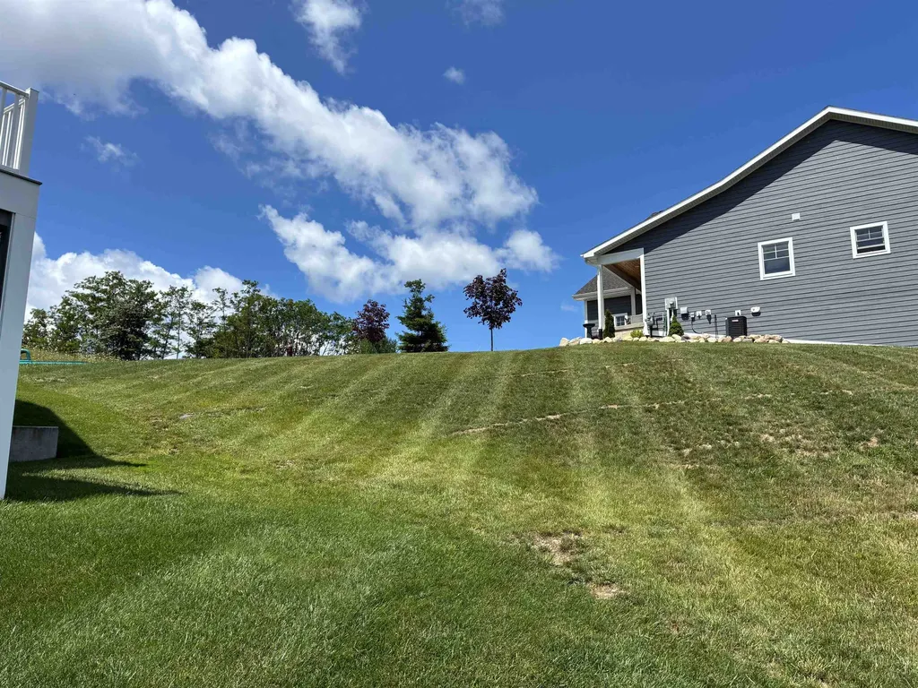 13948 S Winding Trail Traverse City City MI 49684