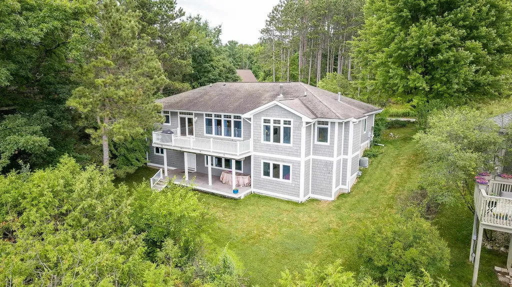7267 Fredonia Way Benzonia Township MI 49617