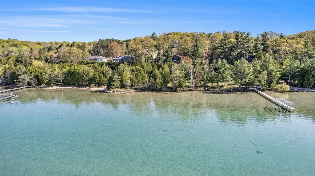 7267 Fredonia Way Benzonia Township MI 49617