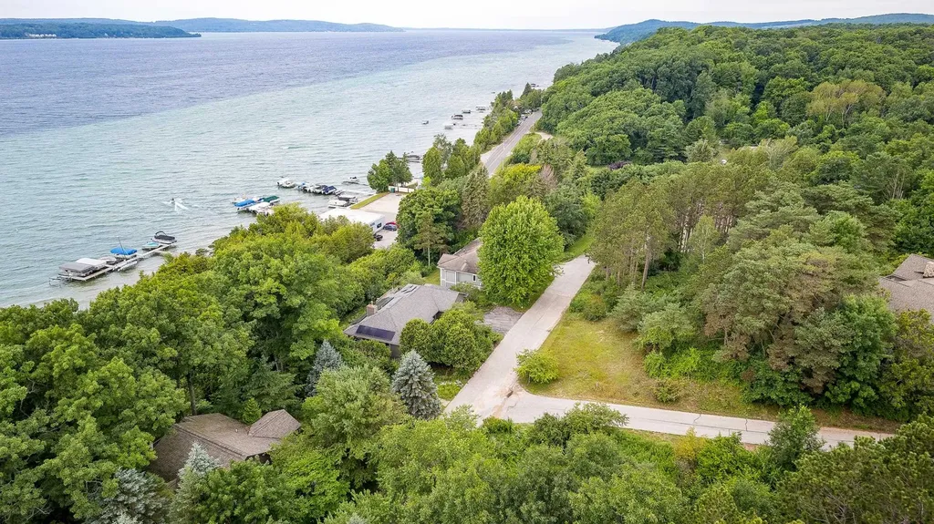 7267 Fredonia Way Benzonia Township MI 49617