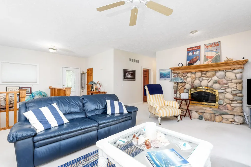 7267 Fredonia Way Benzonia Township MI 49617