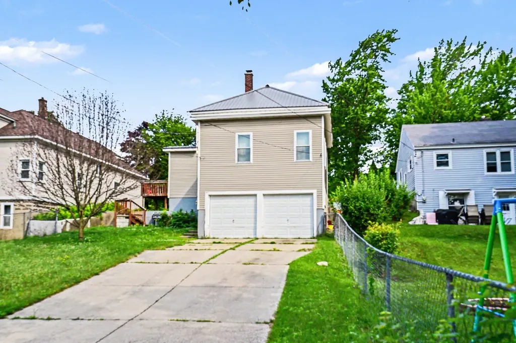 430 E Bremer Street Cadillac City MI 49601