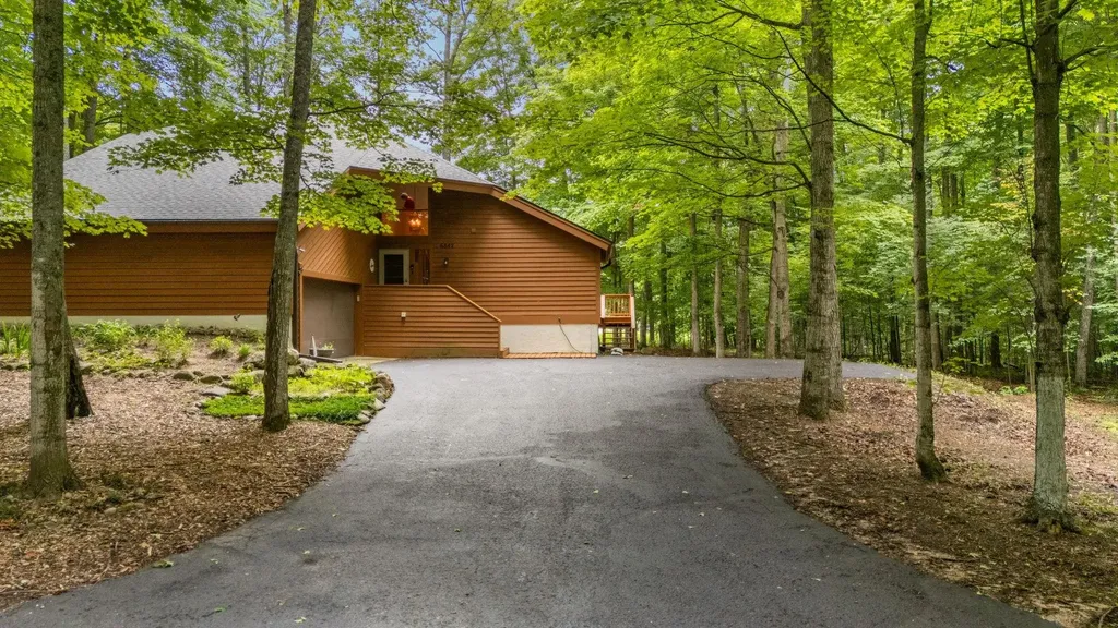 6842 Rue De Montagne Custer Township MI 49659