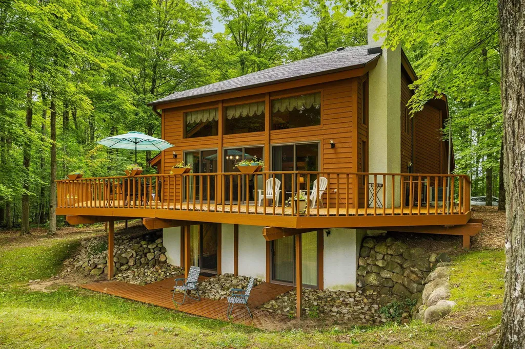 6842 Rue De Montagne Custer Township MI 49659