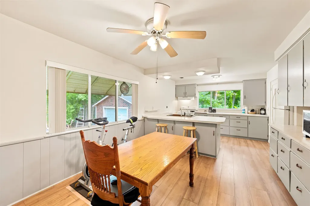 609 Buckley Elk Rapids Township MI 49629