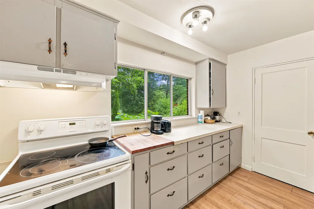 609 Buckley Elk Rapids Township MI 49629