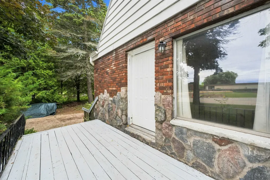 609 Buckley Elk Rapids Township MI 49629