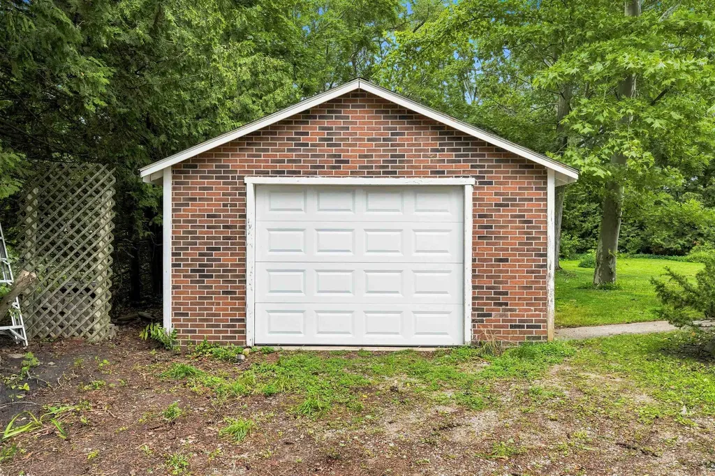 609 Buckley Elk Rapids Township MI 49629
