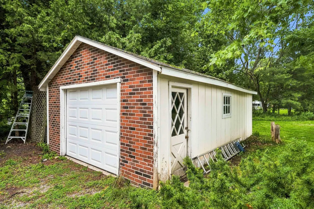 609 Buckley Elk Rapids Township MI 49629