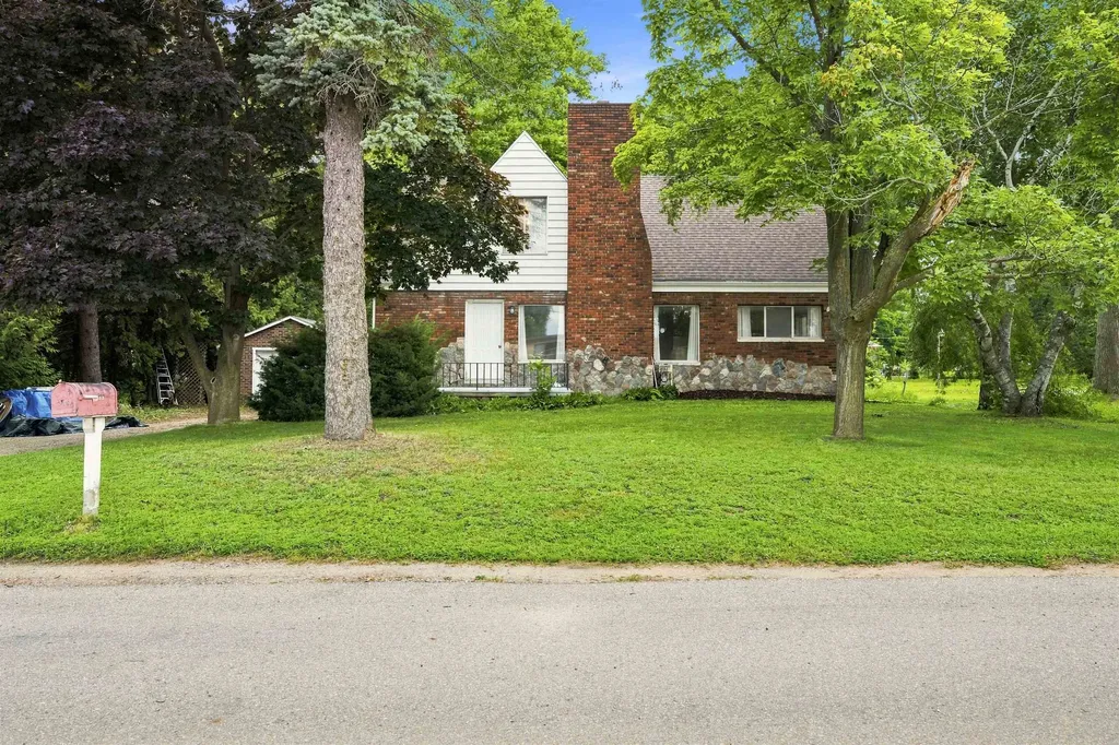 609 Buckley Elk Rapids Township MI 49629